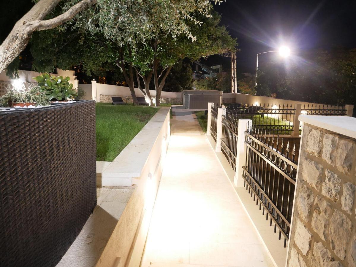 Holiday Home Festina Lente ดูบรอฟนิก ภายนอก รูปภาพ